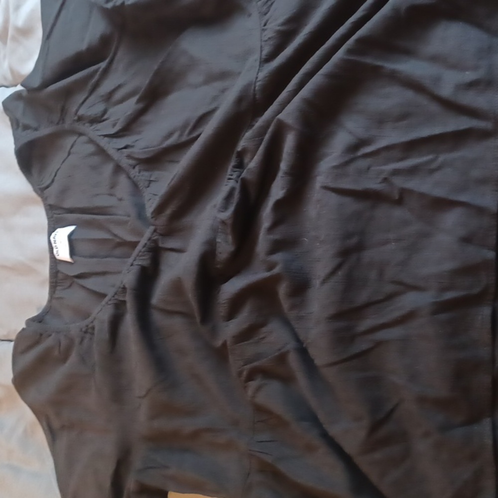 Old Navy black flowy top